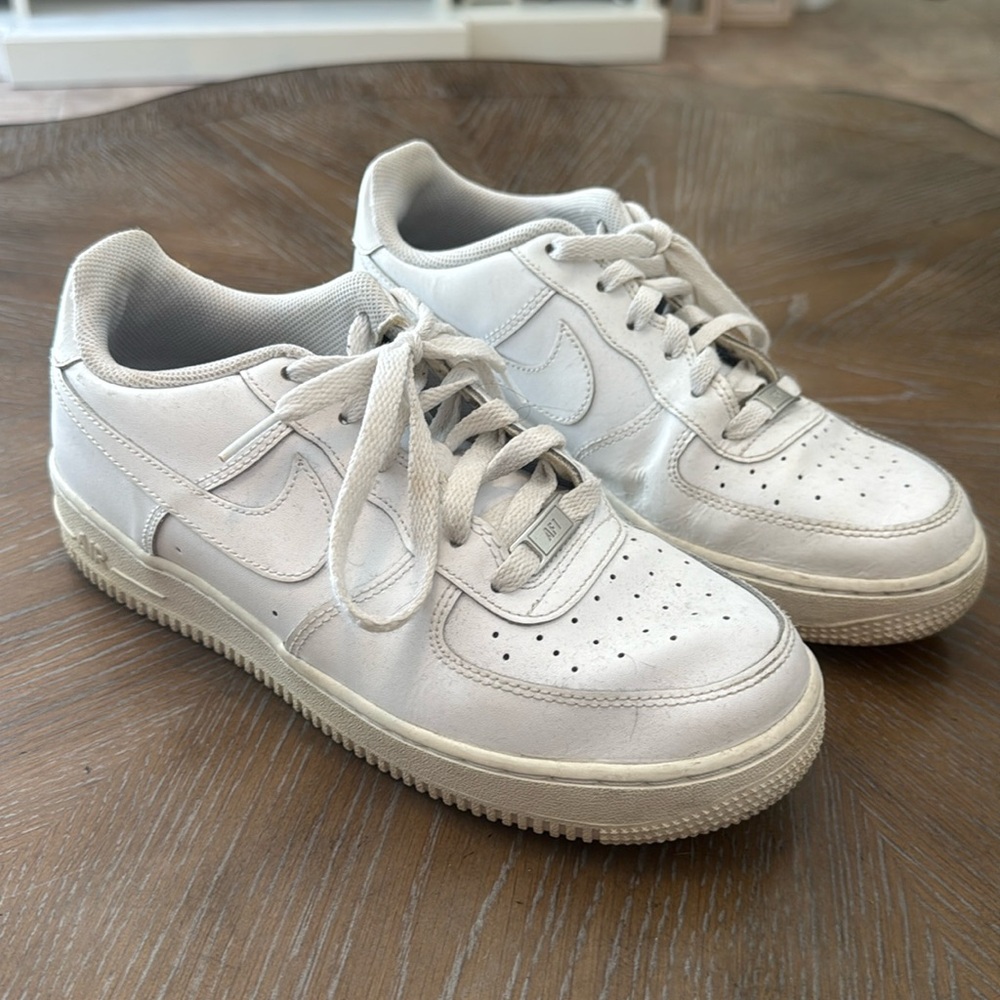 All white AIR FORCE 1’s